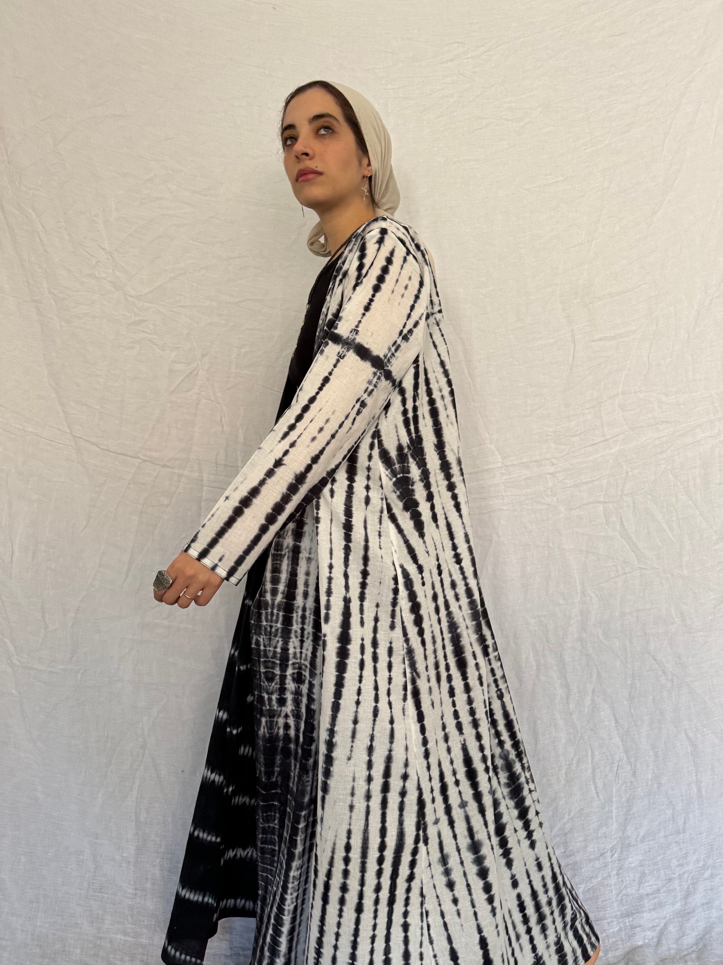 Hand-dyed Eclipse Abaya